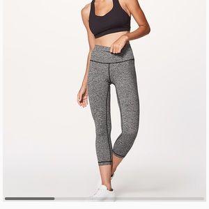 Lululemon Wunder Under 3/4 leggings size 4